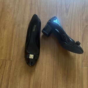 Michael Kors Black Patent Leather Heels with Bow Accent